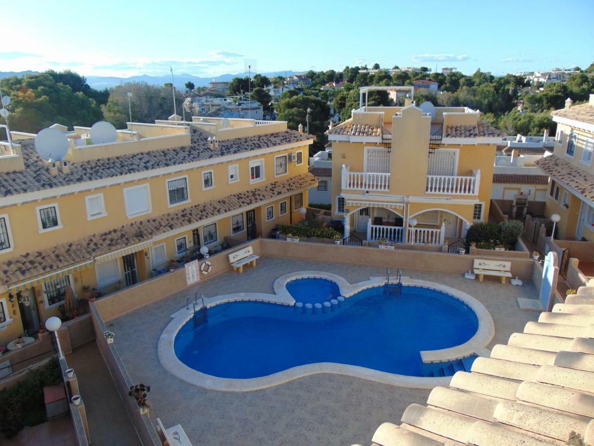 2 Bedroom Algorfa Townhouse With Pool Castillo de Montemar Екстериор снимка